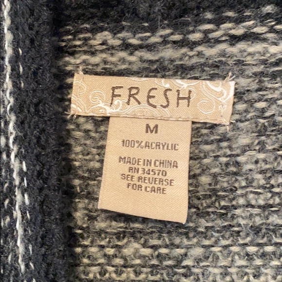 Short sleeve knit fringe sweater - Picture 4 of 5